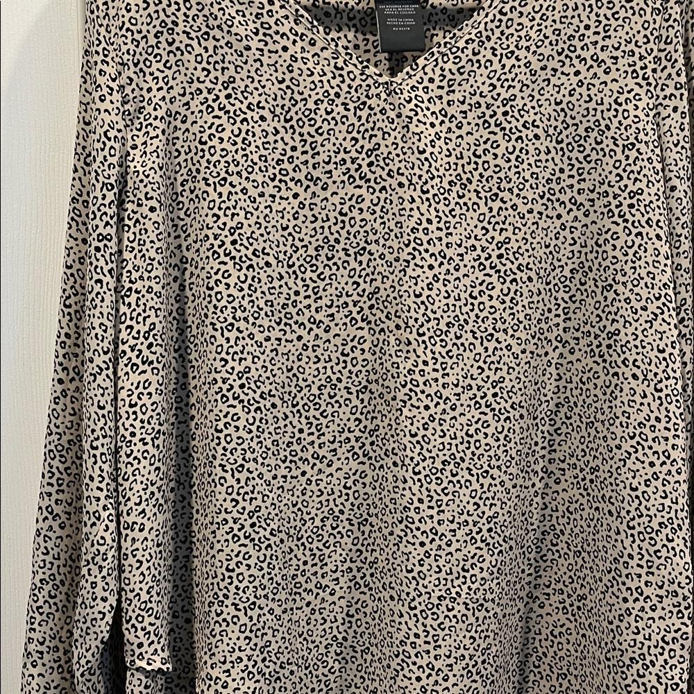 Chelsea & Theodore Black and Cream Speckled Blouse lagenlook, work or office. - Picture 3 of 13